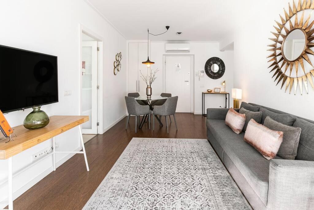 Apartment Metro & Pool Lissabon