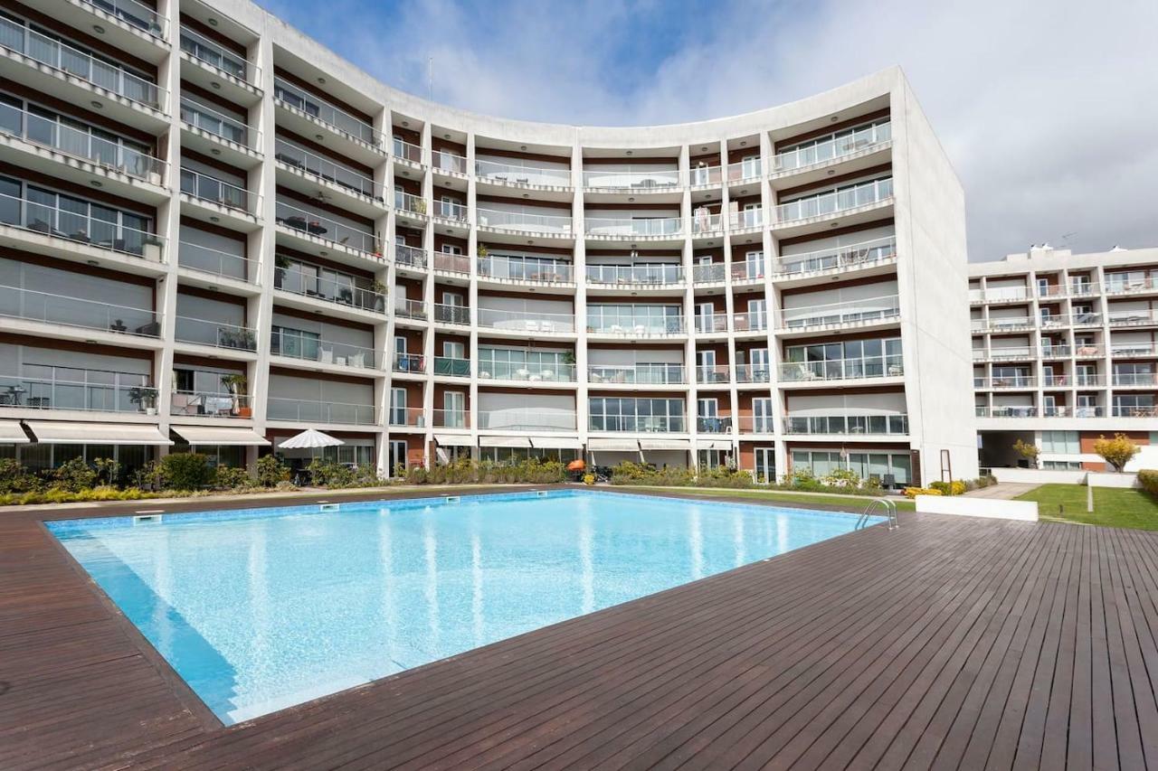Metro & Pool Apartment Lissabon